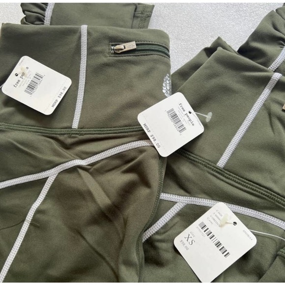 NWT Free People Movement You're A Peach Legging in Secret Moss - Picture 5 of 6